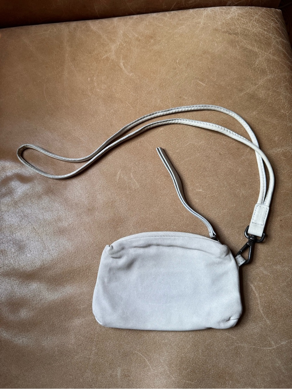 Yvonne Kone Koné Grey Suede leather pouch wristlet bag clip made in Italy Danish